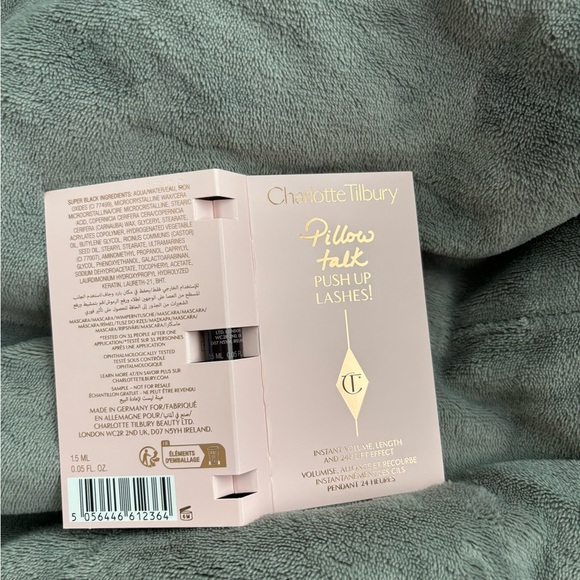 Charlotte Tilbury Black Mascara - Picture 2 of 2